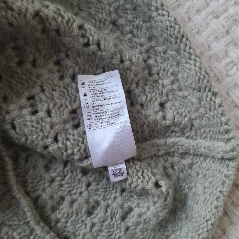 Vince Crochet Knit Sage Women's Top Size M - Picture 8 of 8